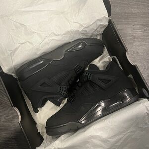 Jordan 4 black cat 🐈⬛ size 8 (2025)